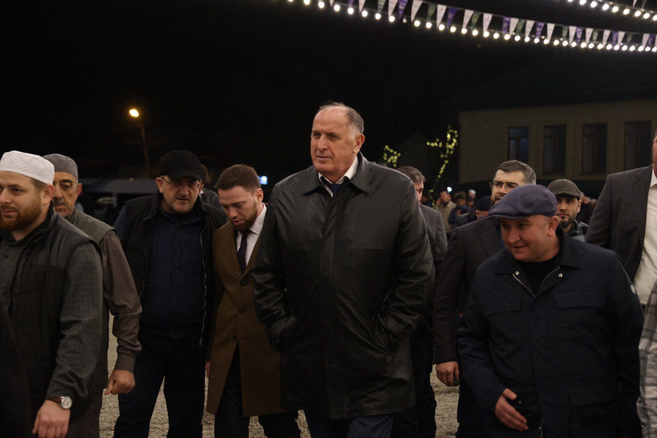 Абдулмуслим Абдулмуслимов посетил выставку священных реликвий Пророка Мухаммада