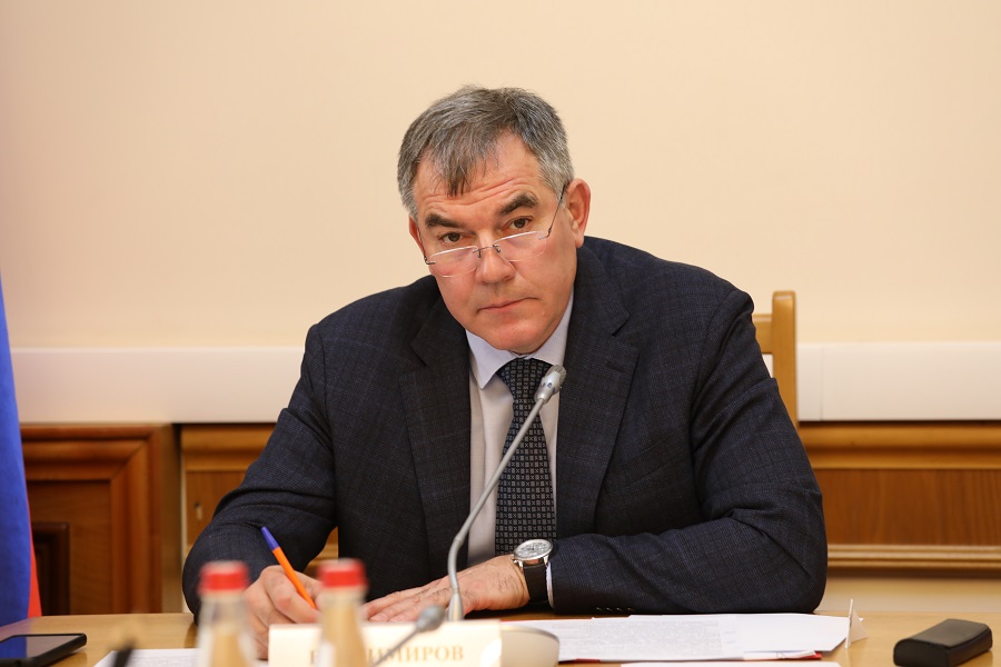 Максим Владимиров провел совещание по вопросам исполнения поручений Президента России в Дагестане