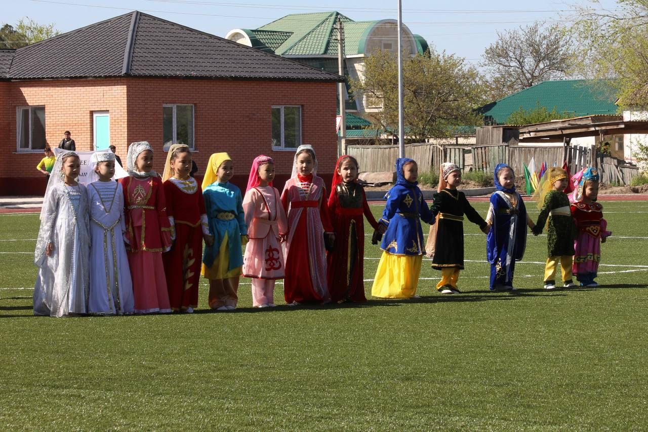 Абдулмуслим Абдулмуслимов открыл новый современный стадион в Ногайском районе