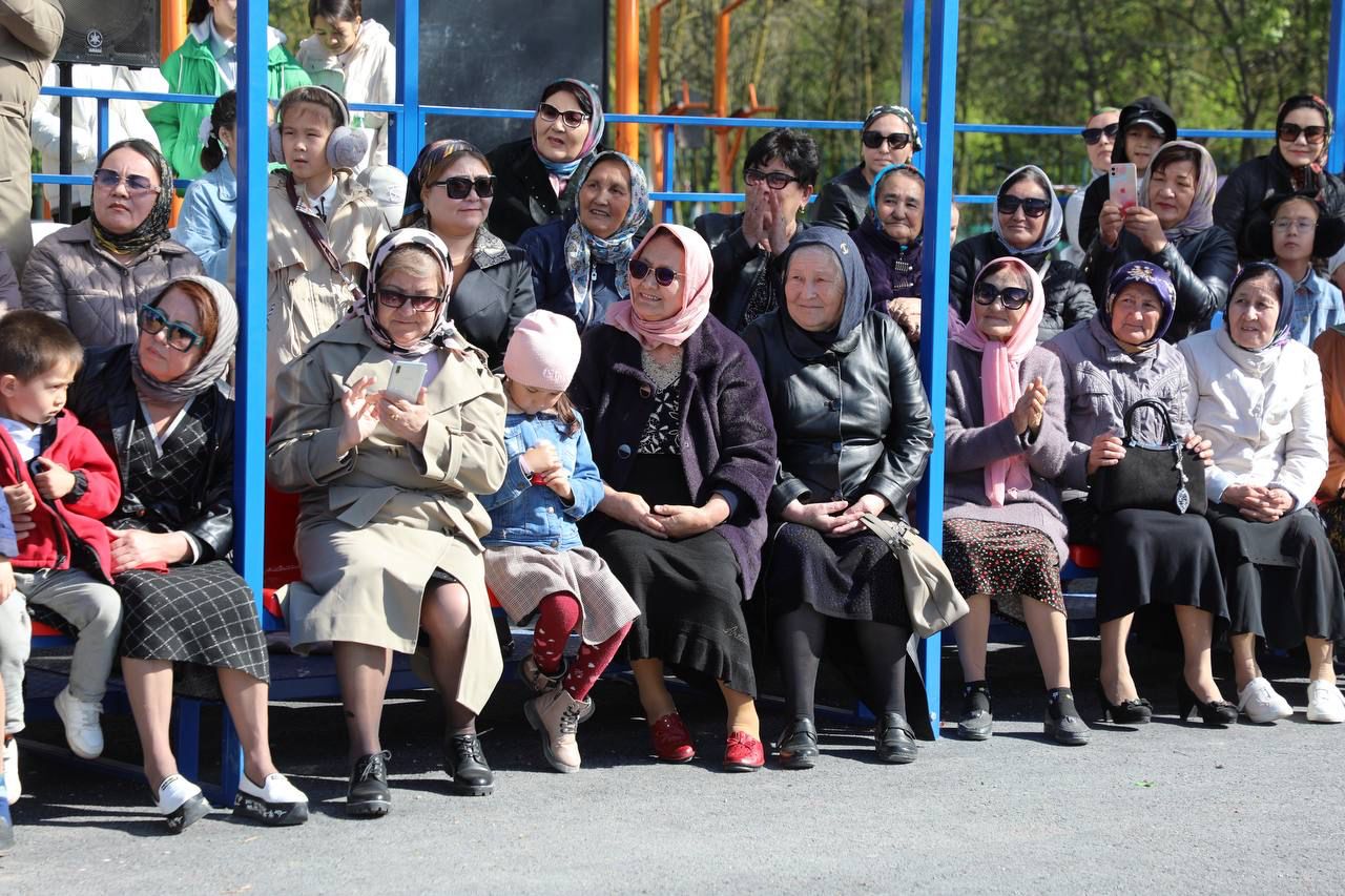 Абдулмуслим Абдулмуслимов открыл новый современный стадион в Ногайском районе
