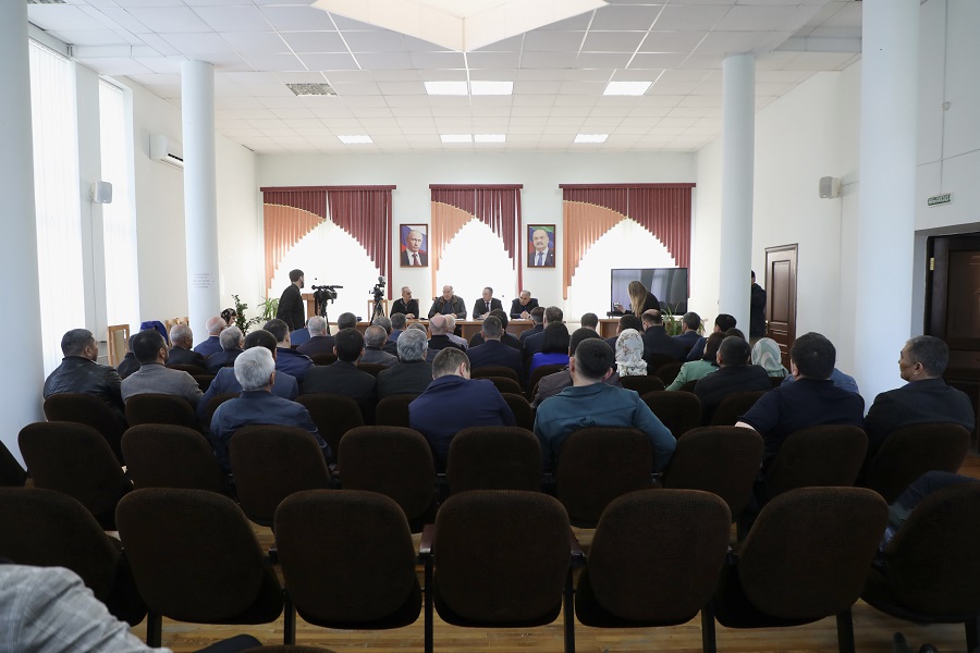 Социально-экономическое развитие Ногайского района обсудили под руководством Абдулмуслима Абдулмуслимова