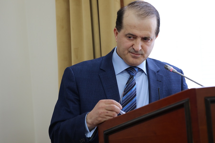 Абдулмуслим Абдулмуслимов провел заседание Оперативного штаба по обеспечению устойчивости развития экономики республики