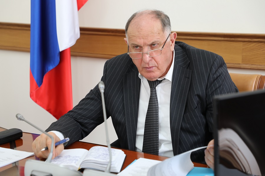 Под руководством Абдулмуслима Абдулмуслимова обсудили ход реализации поручений Главы РД по развитию сельского хозяйства