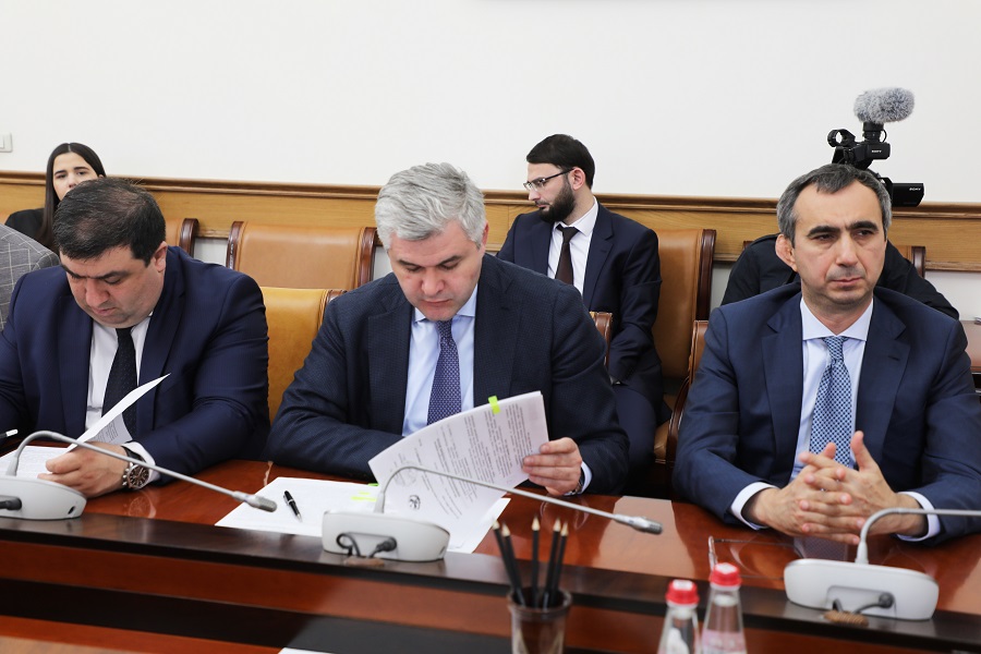 Под руководством Абдулмуслима Абдулмуслимова обсудили ход реализации поручений Главы РД по развитию сельского хозяйства
