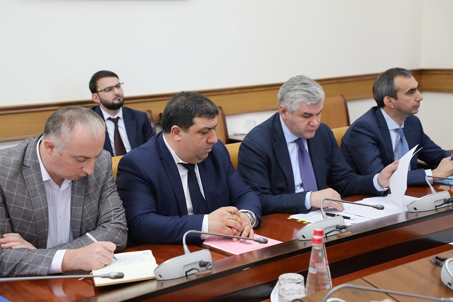 Под руководством Абдулмуслима Абдулмуслимова обсудили ход реализации поручений Главы РД по развитию сельского хозяйства