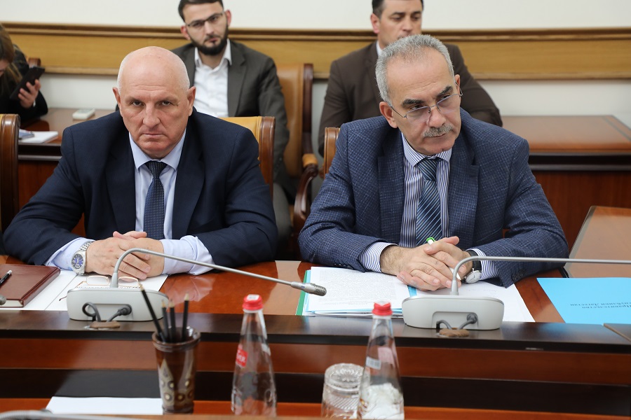 Абдулмуслим Абдулмуслимов поручил выработать меры по развитию природного заповедника «Дагестанский»