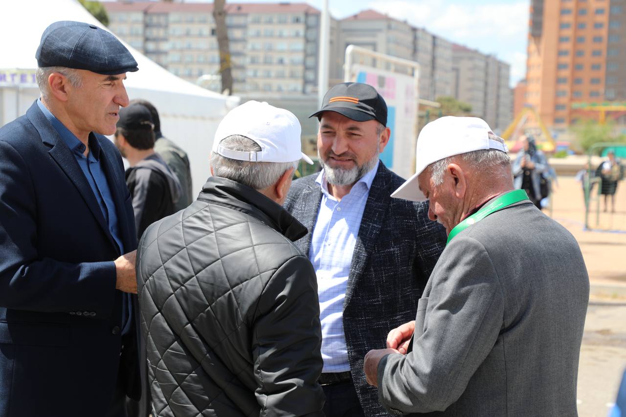 Площадка выставки овец и коз в Каспийске привлекла туристов и жителей самых отдаленных уголков Дагестана