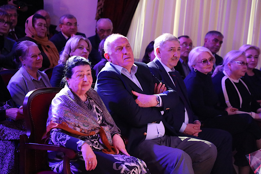 110 лет со дня рождения народного писателя Хизгила Авшалумова отметили в Махачкале