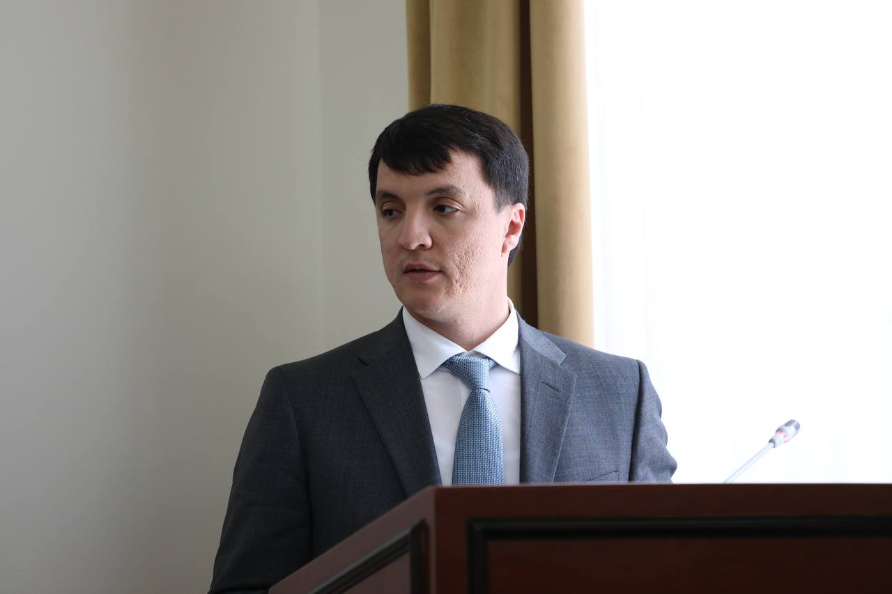 Абдулмуслим Абдулмуслимов поручил проанализировать деятельность розничных и оптовых рынков в Дагестане