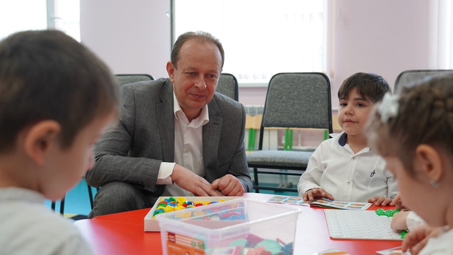 В День защиты детей новый детский сад «Родничок» на 200 мест распахнул свои двери в Хасавюрте