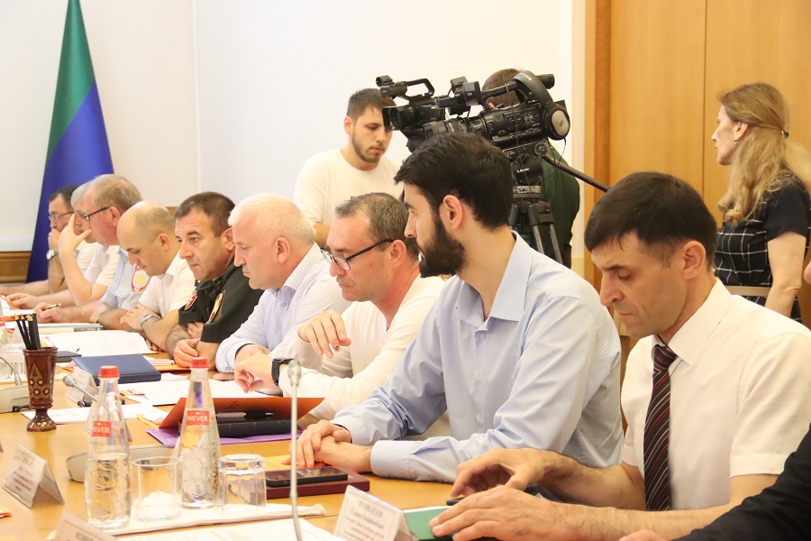 Меры по профилактике незаконного оборота наркотических средств обсудили в Правительстве РД