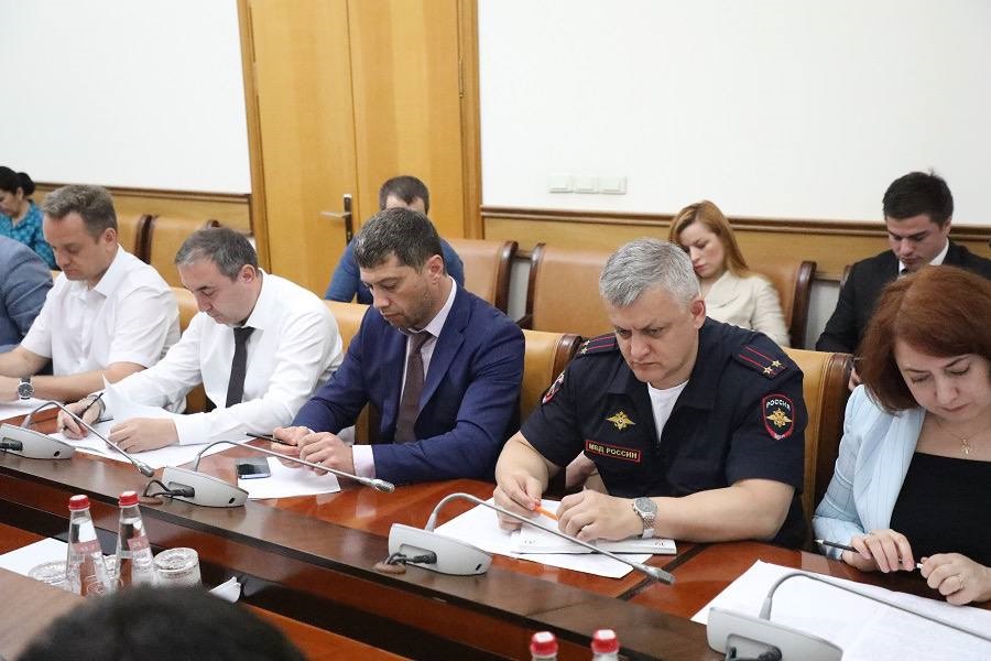 Заседание Правительственной комиссии по защите информации прошло под руководством Абдулмуслима Абдулмуслимова