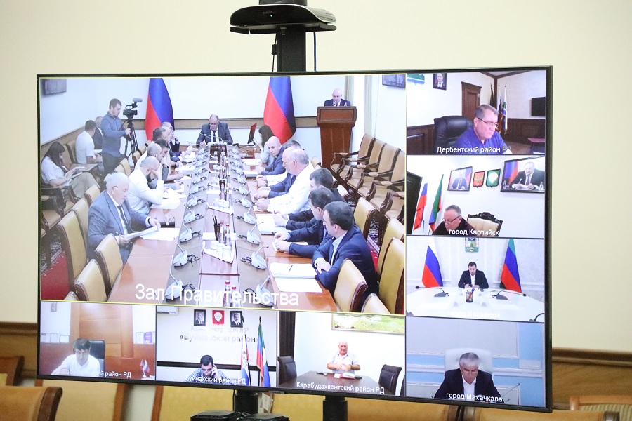 Ход строительства мусоросортировочных комплексов обсудили под руководством Абдулмуслима Абдулмуслимова