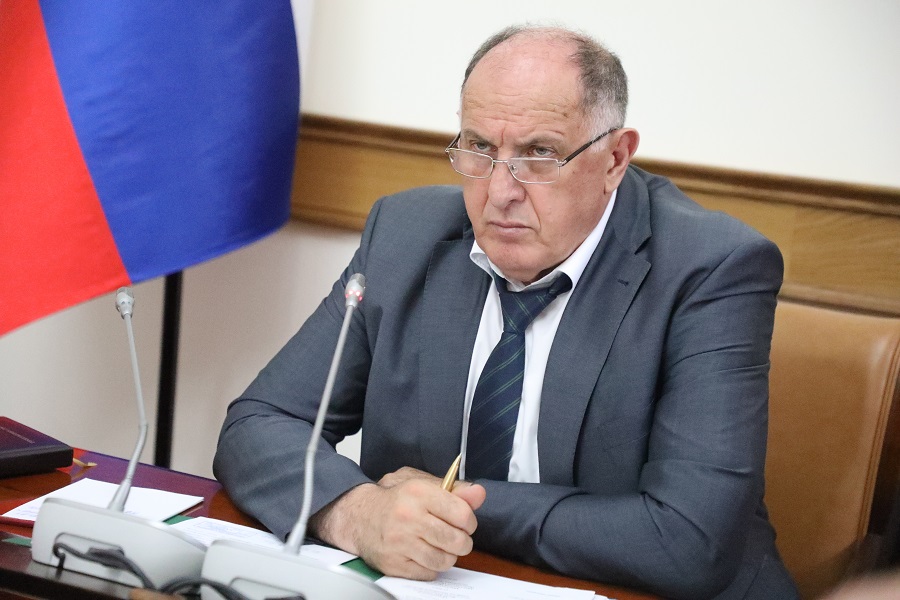 Ход строительства мусоросортировочных комплексов обсудили под руководством Абдулмуслима Абдулмуслимова