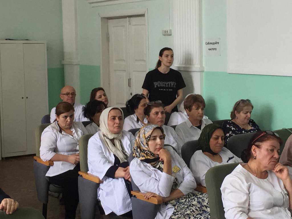Вице-премьер Абдурахман Махмудов посетил больницу города Каспийска