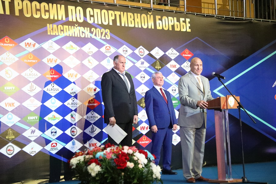 Абдулмуслим Абдулмуслимов принял участие в открытии Чемпионата России по спортивной борьбе