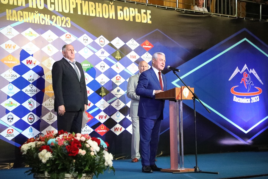 Абдулмуслим Абдулмуслимов принял участие в открытии Чемпионата России по спортивной борьбе