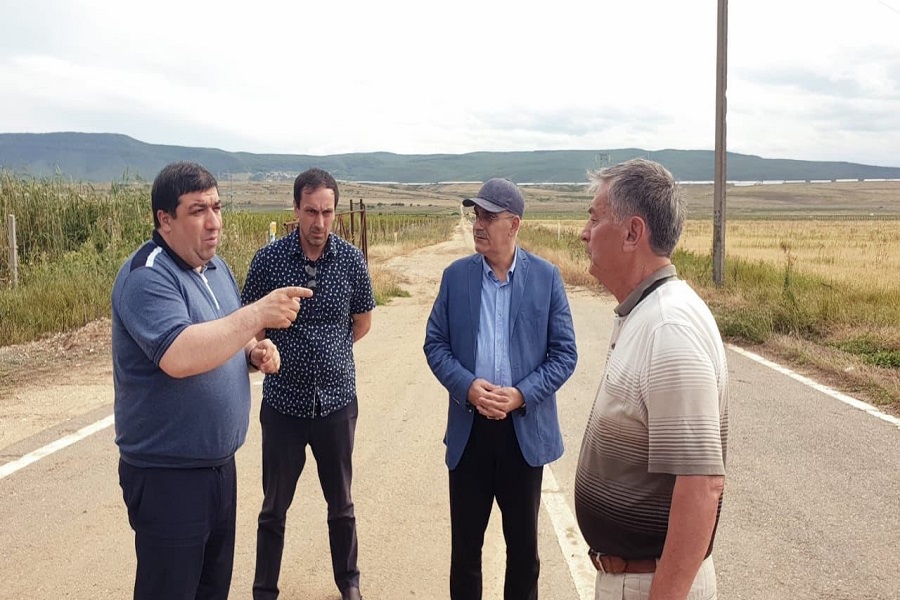 Нариман Абдулмуталибов проинспектировал состояние виноградников после града в Карабудахкентском районе