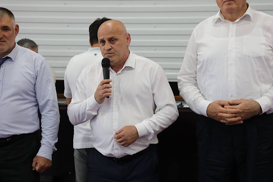 Абдулмуслим Абдулмуслимов поздравил победителей чемпионата Ахвахского района по вольной борьбе