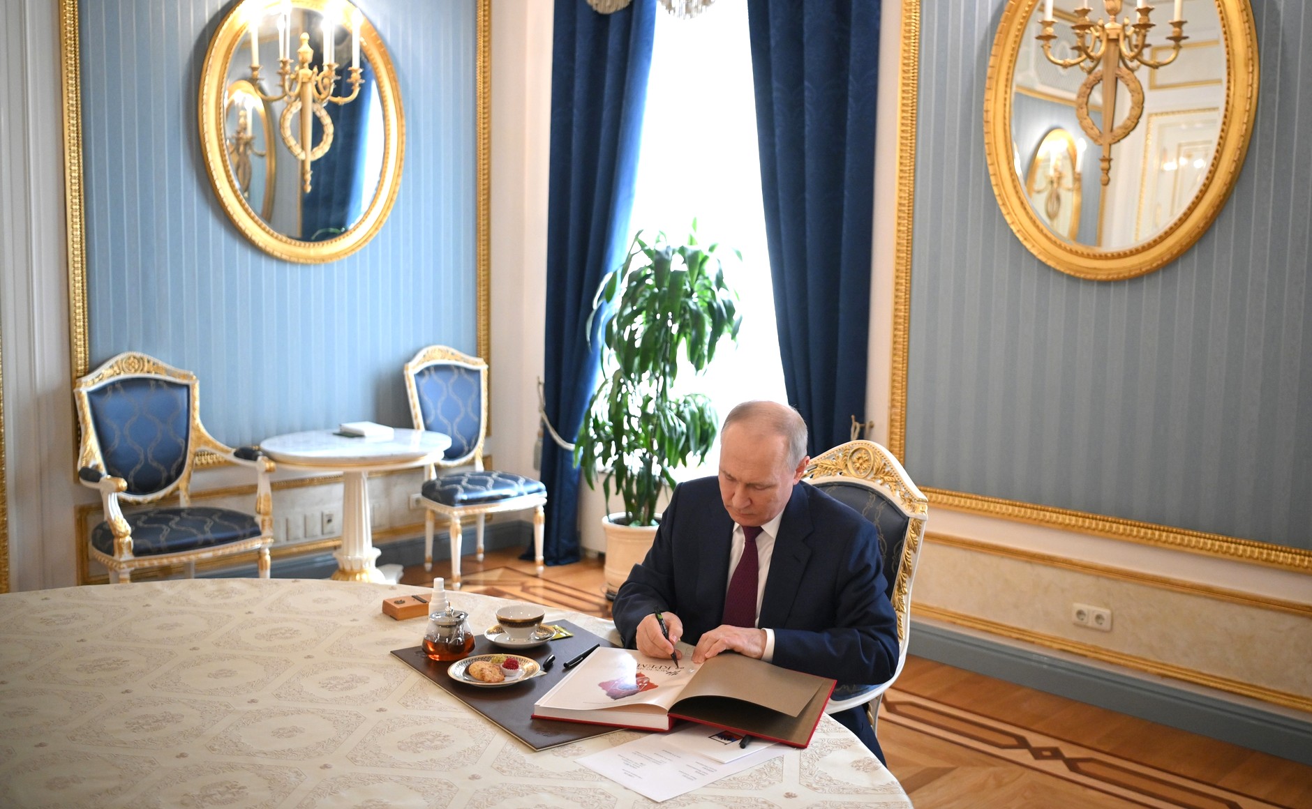 Абдулмуслимов: «Владимир Путин благодаря маленькой Раисат вновь показал свое особое отношение к Дагестану»