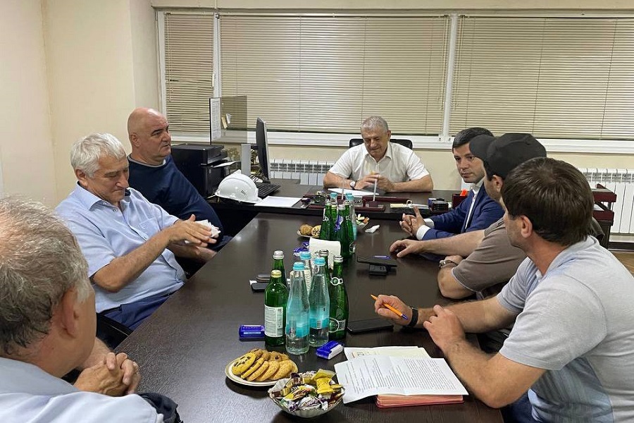 Ризван Газимагомедов ознакомился с производственным потенциалом ООО «Стеклопроект»