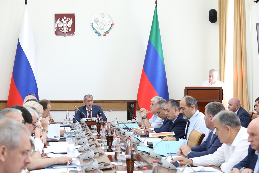 Полное собрание сочинений Расула Гамзатова на аварском языке планируют выпустить в Дагестане
