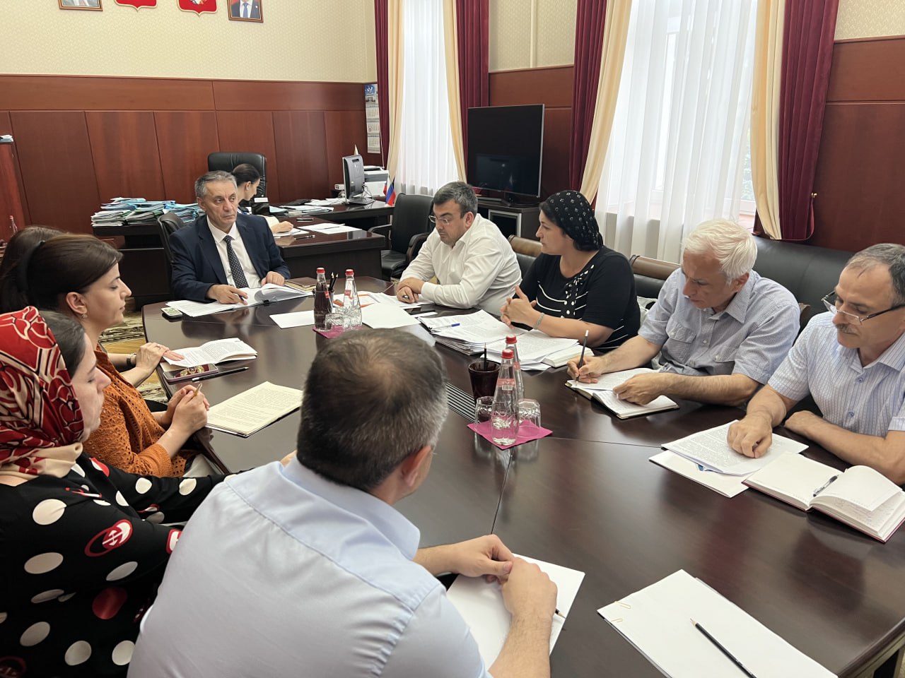 В Правительстве Дагестана обсудили вопросы оформления детских пособий