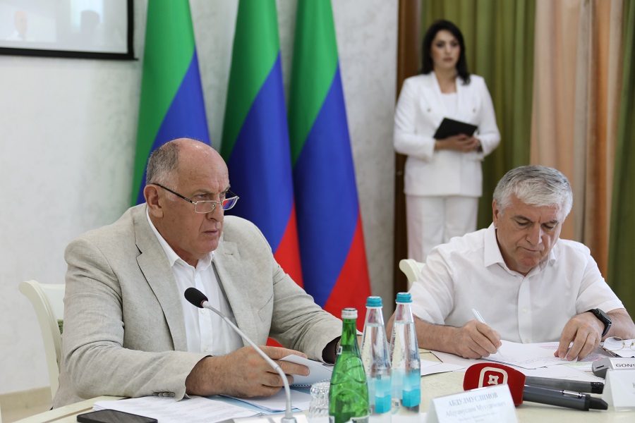 Более 50 руководителей крупного бизнеса приняли участие во встрече-семинаре об инструментах поддержки отрасли в Дагестане