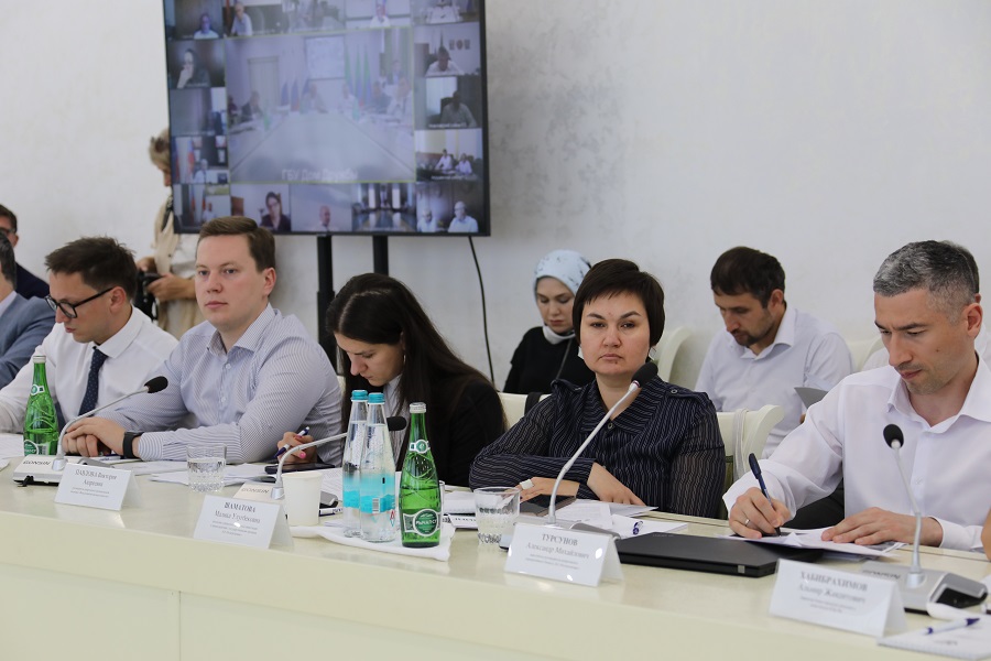 Более 50 руководителей крупного бизнеса приняли участие во встрече-семинаре об инструментах поддержки отрасли в Дагестане