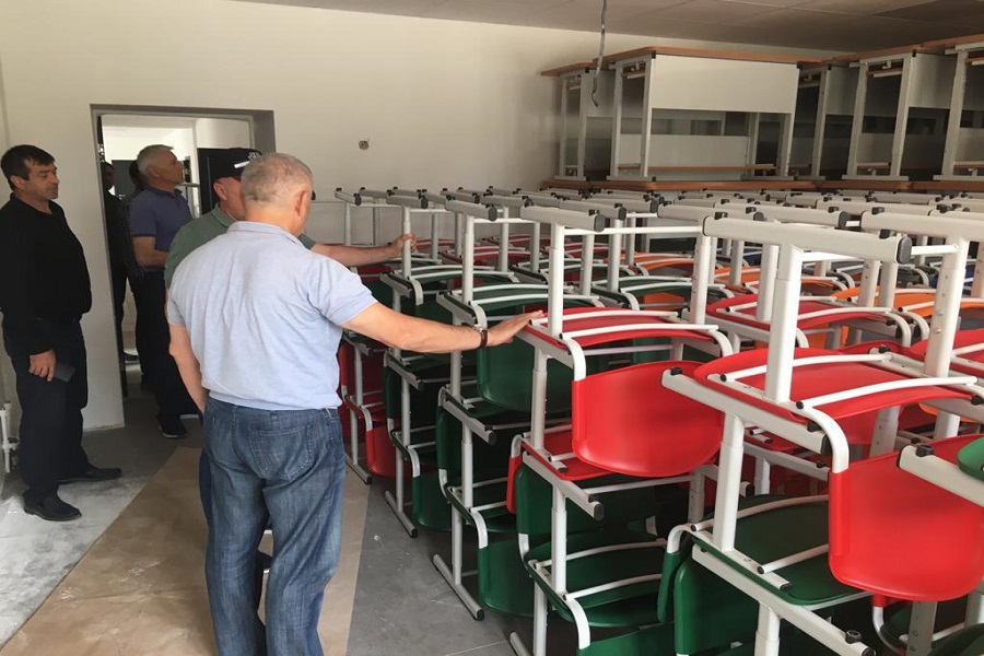 Ризван Газимагомедов проинспектировал ход капремонта в школах Кизилюрта