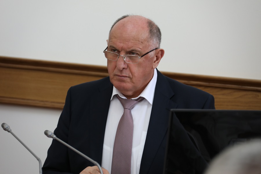 Абдулмуслим Абдулмуслимов: «Боремся с формальным подходом к освоению бюджетных средств»