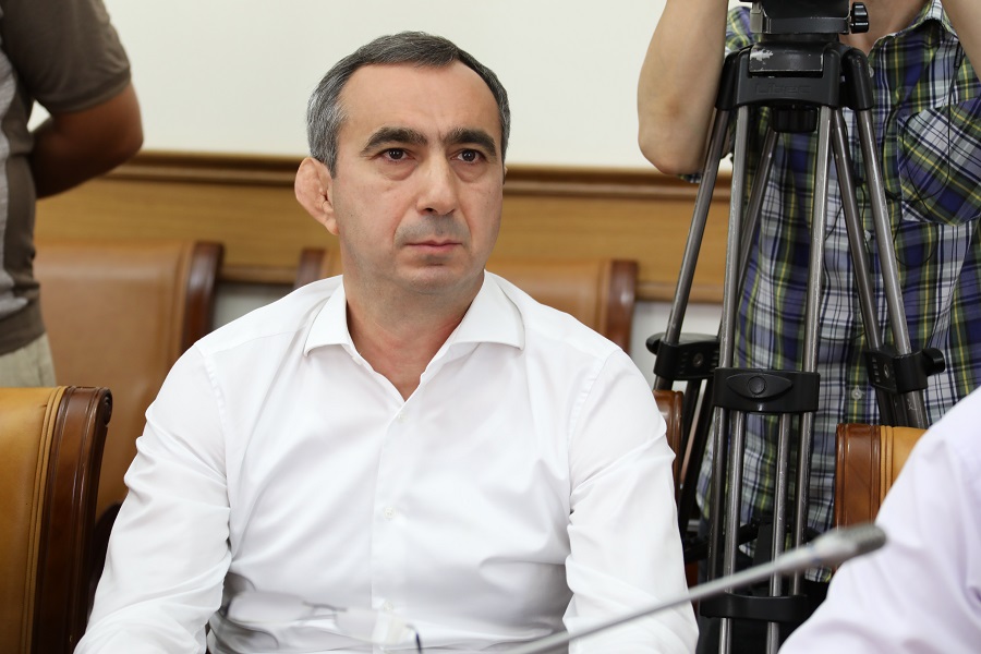 Абдулмуслим Абдулмуслимов: «Боремся с формальным подходом к освоению бюджетных средств»