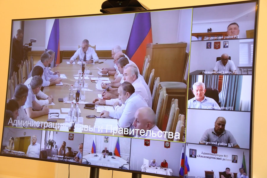 В Правительстве Дагестана обсудили меры по предотвращению распространения оспы и ящура животных