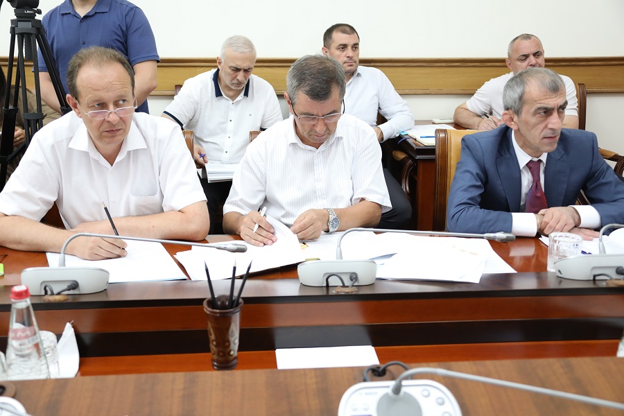 Ход исполнения поручений Послания Главы РД обсудили под руководством Абдулмуслима Абдулмуслимова