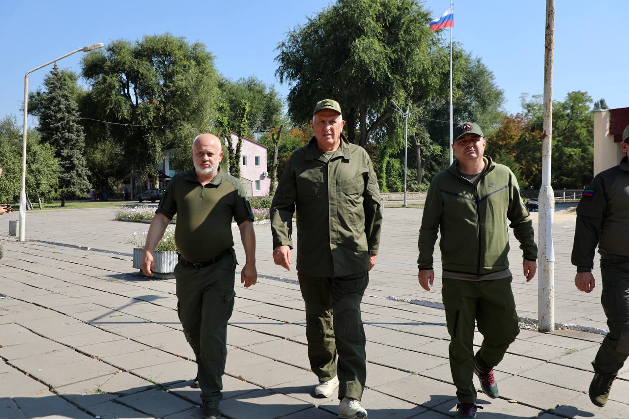 Абдулмуслим Абдулмуслимов проверил ход капремонта на центральном избирательном участке в Михайловке