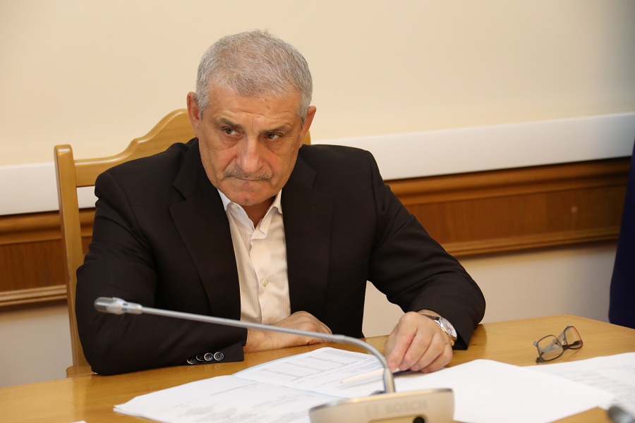 Причины роста цен на авиаперевозки обсудили на совещании в Правительстве Дагестана