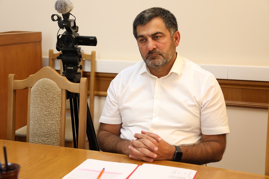 Причины роста цен на авиаперевозки обсудили на совещании в Правительстве Дагестана