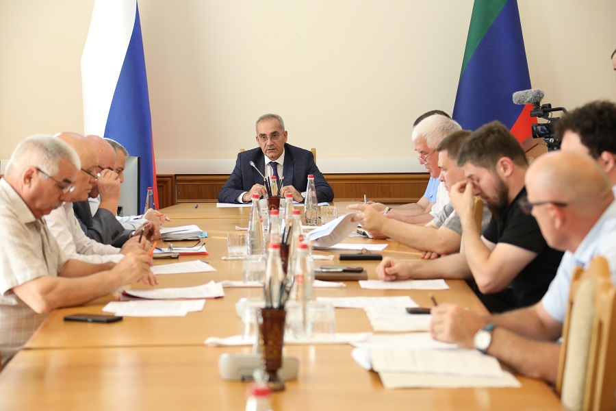 Проблему бездомных животных обсудили в Правительстве Дагестана