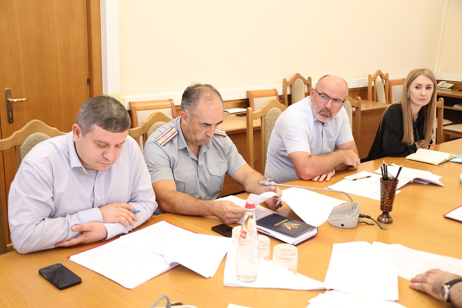 В Правительстве Дагестана обсудили меры по борьбе с туберкулезом и организации борьбы с распространением ВИЧ-инфекции/СПИДА