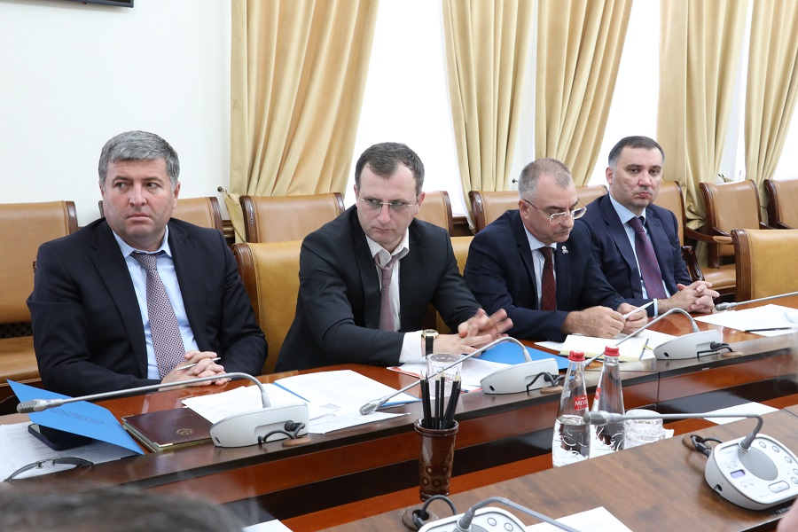 В Правительстве Дагестана проанализировали финансовые проблемы РКБ