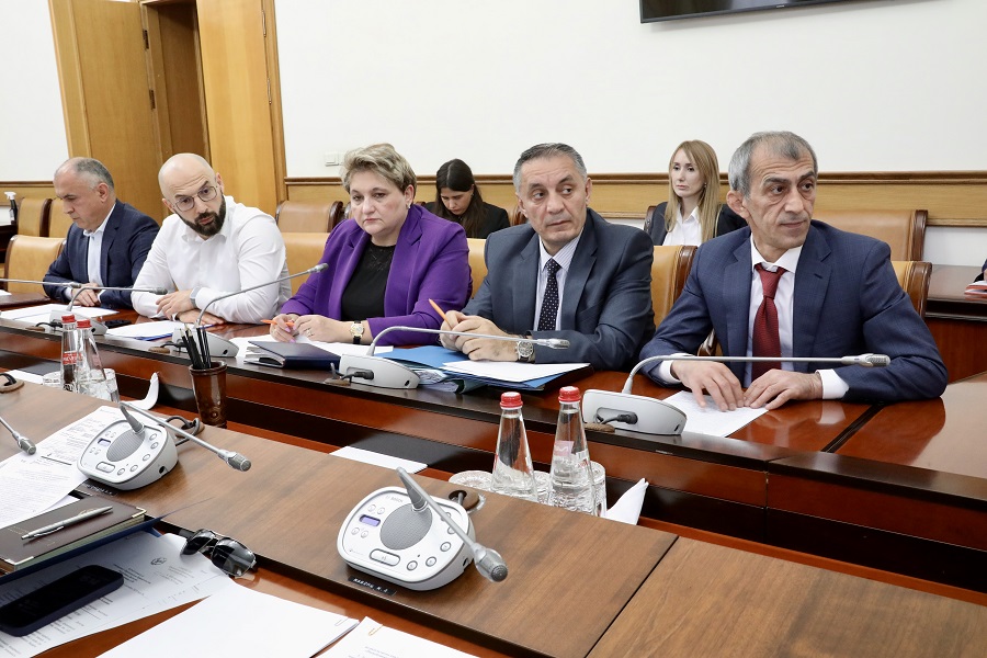 В Правительстве Дагестана проанализировали финансовые проблемы РКБ