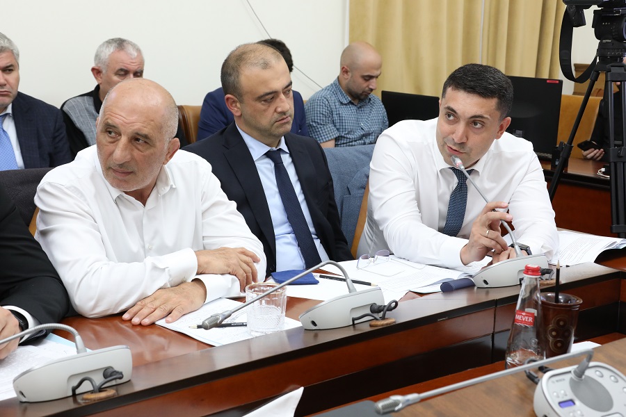 По инициативе Абдулмуслимова в Дагестане законодательно утвердят меры поддержки мастеров отрасли народных промыслов