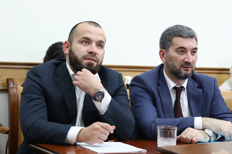 Власти Дагестана и благотворительные фонды продолжают оказывать помощь пострадавшим в результате взрыва в Кумторкалинском районе