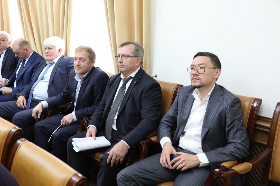 Власти Дагестана и благотворительные фонды продолжают оказывать помощь пострадавшим в результате взрыва в Кумторкалинском районе
