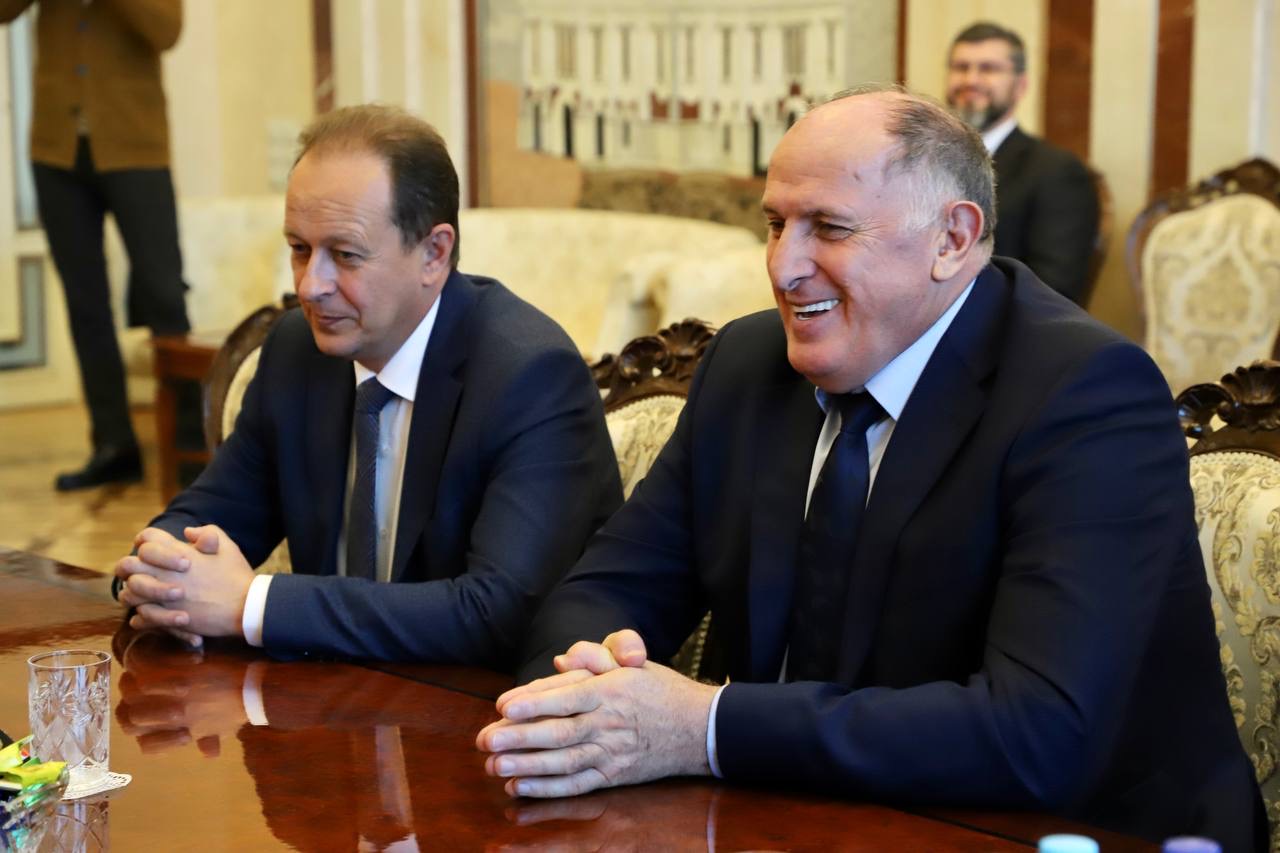 Абдулмуслим Абдулмуслимов встретился с послом РФ в Беларуси Борисом Грызловым