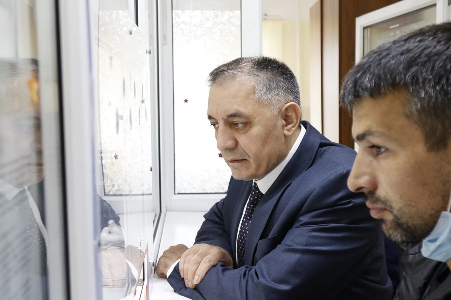 Абдурахман Махмудов отреагировал на возмущения граждан вызванные очередями в республиканском психоневрологическом диспансере