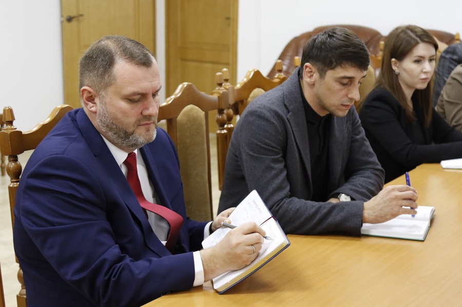 Абдурахман Махмудов отреагировал на возмущения граждан вызванные очередями в республиканском психоневрологическом диспансере