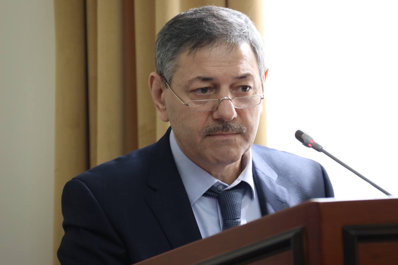 Абдулмуслим Абдулмуслимов провел заседание Комиссии по противодействию незаконному обороту промышленной продукции