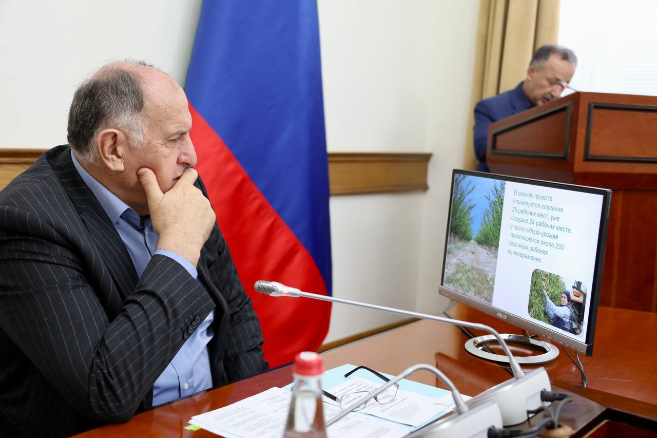 Правительство Дагестана поддержало инвестора, реализующего проект по строительству суперинтенсивного сада в Дербентском районе