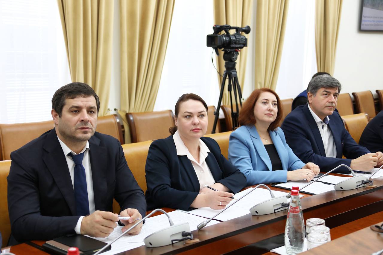 Правительство Дагестана поддержало инвестора, реализующего проект по строительству суперинтенсивного сада в Дербентском районе